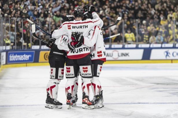 

ŽIVĚ: Semifinále Spenglerova poháru Kanada – Straubing 1:1

