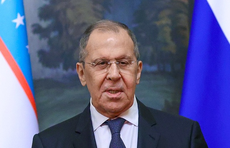 Nejsme spokojeni s návrhy. Moskva je proti rozmístění západních vojáků na Ukrajině, tvrdí Lavrov