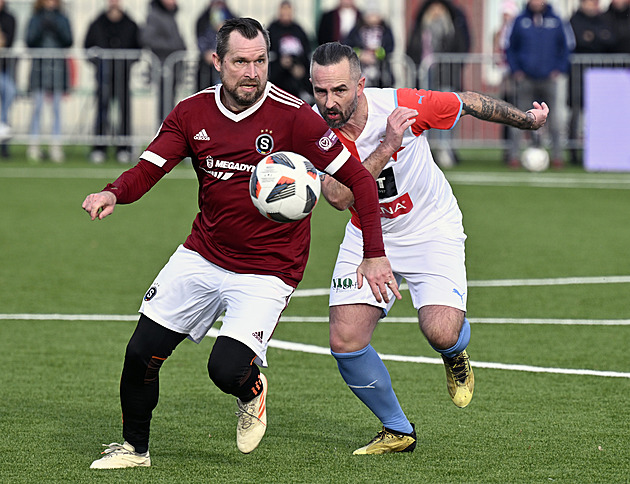 ONLINE: Slavia - Sparta, tradiční Silvestrovské derby legend pražských S