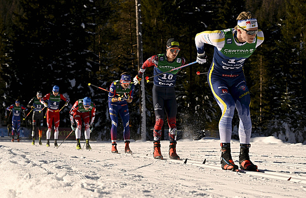 Amundsen vyhrál na Tour de Ski stíhačku v Toblachu, celkově vede Klaebo