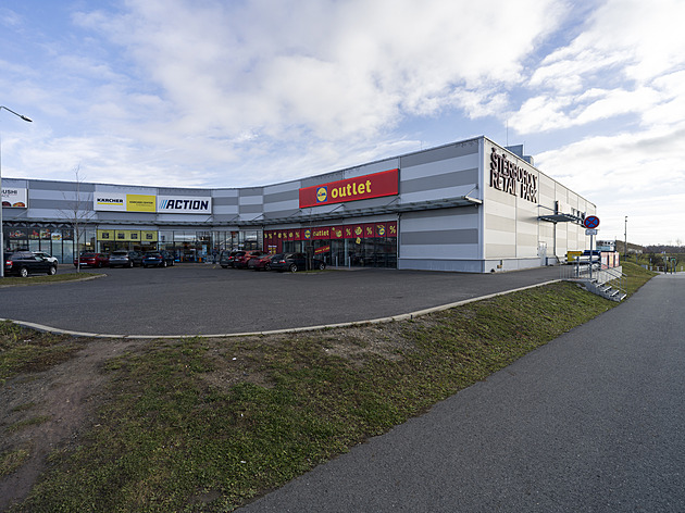 Lidl otevřel svůj první outlet u nás, lidé čekali v sedmdesátimetrové frontě