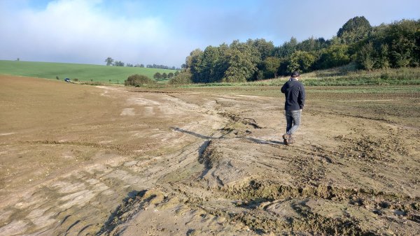 Razantní změna v ochraně půdy před erozí. Ministr Výborný chce zemědělce méně zatěžovat, ale víc pokutovat