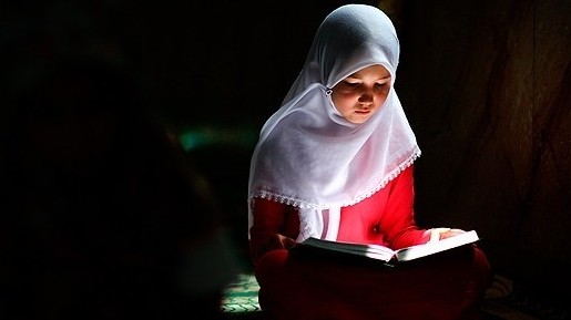 „Ryzí středověk v současném Švédsku.“ Někteří muslimové vodí dívky na kontroly panenství