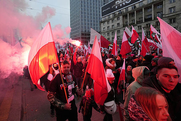 Více než polovina Poláků zvažuje odchod ze země, ukázal průzkum