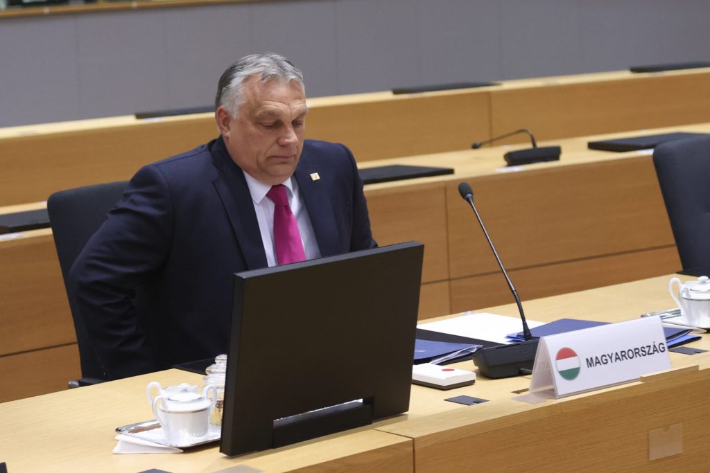 Polsko nepozvalo maďarského velvyslance na zahájení svého předsednictví EU. Smůlu má i Orbán