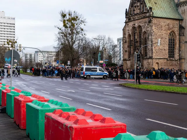 Útočník na vánoční trh v Magdeburku zranil autem 299 lidí, uvádí nová bilance