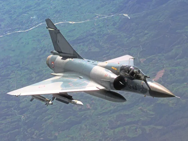 První francouzské stíhačky Mirage 2000 dostanu Ukrajinci už v lednu, píše letecký server Avions Legendaires