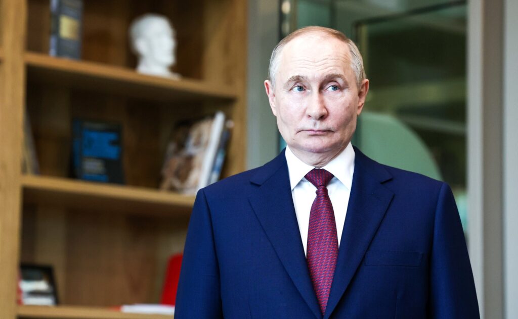 Putin může ukončit válku na Ukrajině ještě letos. Rusům a mezinárodnímu společenství už vysílá signály