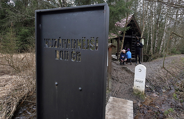 Na nejzápadnější výspu republiky se turisté dostanou pohodlnou cestou