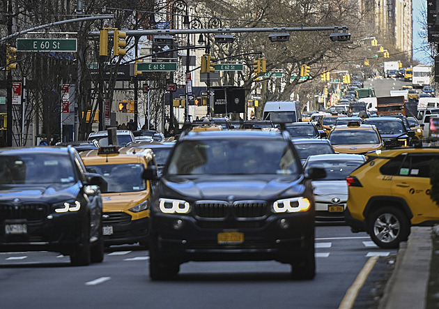 Stání v zácpě s příplatkem. New York zavádí mýto, Trump ho hned slíbil zrušit