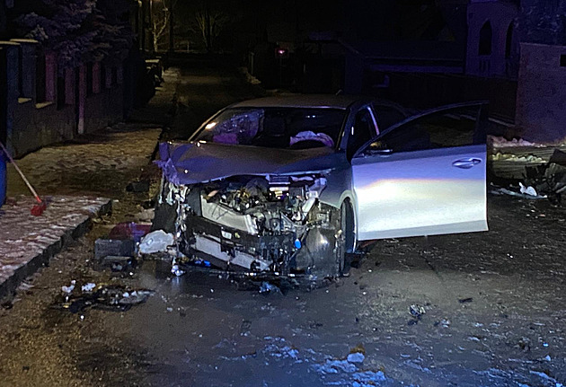 Na Slovensku havaroval zdrogovaný český řidič, když ujížděl policii