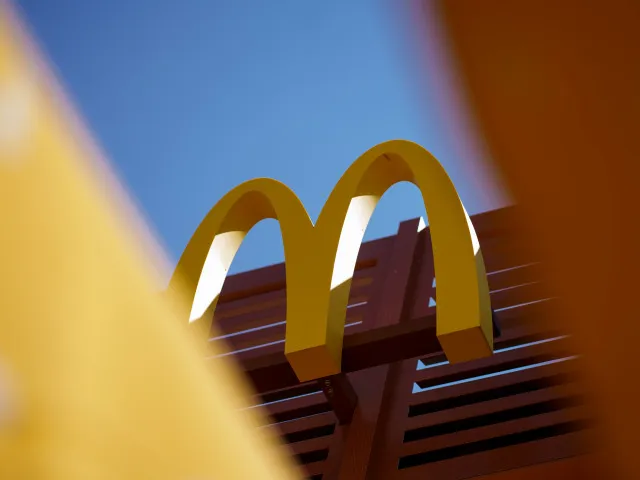 MeToo v McDonald’s. Přes 700 zaměstnanců podává žalobu za sexuální obtěžování, bossing a šikanu