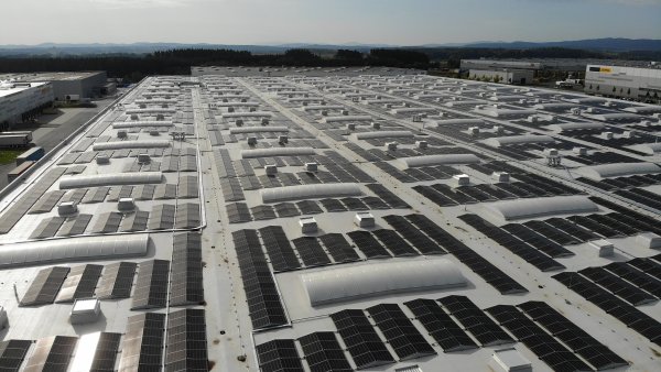 Nový unijní rekord, ale i výrazné zpomalení růstu. Česko v rychlosti výstavby solárních elektráren zaostává