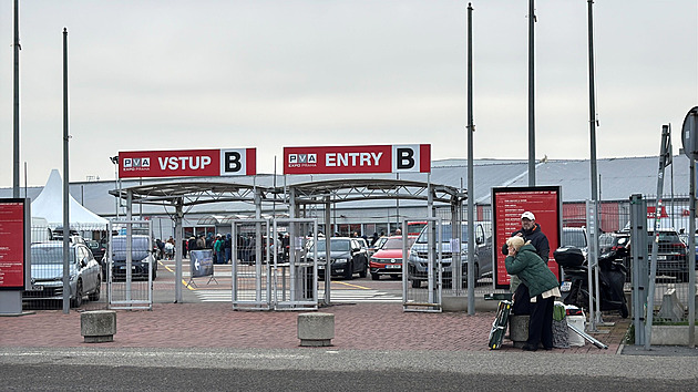 Nápor kolem Lidl Outletu polevuje. O otevření jsme nevěděli, udivilo starostu