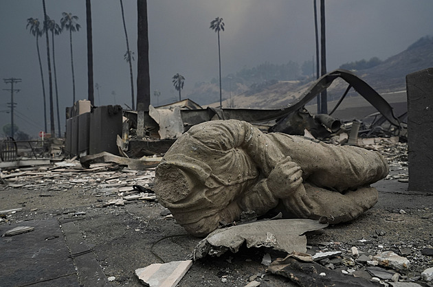 Apokalyptické výjevy jako z Bible. Místní popisují ničivý požár v Los Angeles