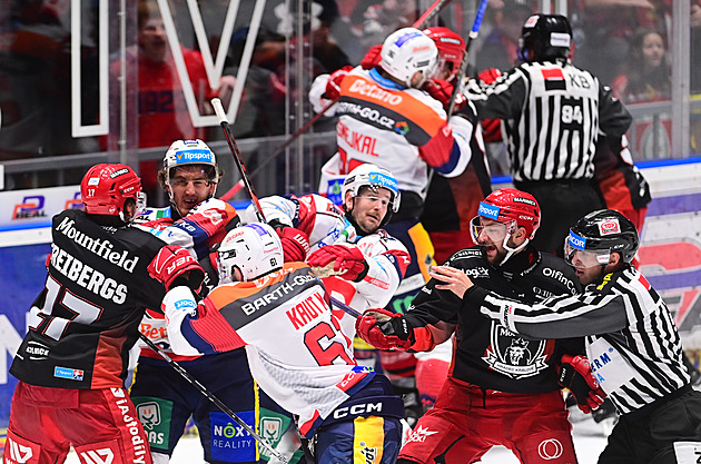 Derby v ponurém období. Pozvedne Hradec, nebo Pardubice?