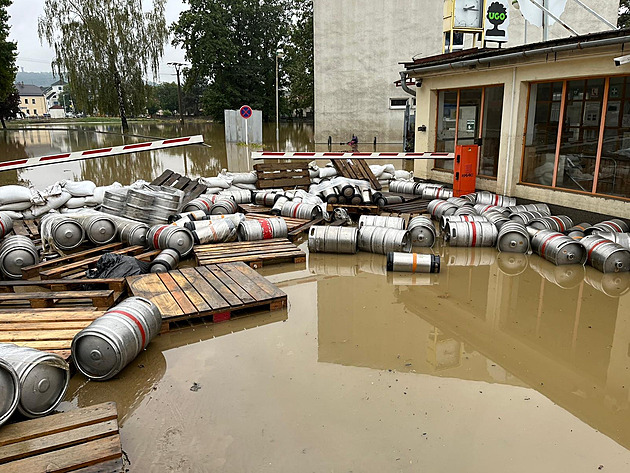 Pomoc po povodních nefunguje, zlobí se podnikatelé. Tepou pojišťovny i stát