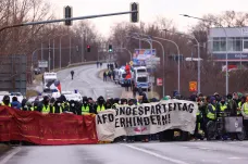 Německé strany se chystají na volby, sjezd AfD zpozdily protesty