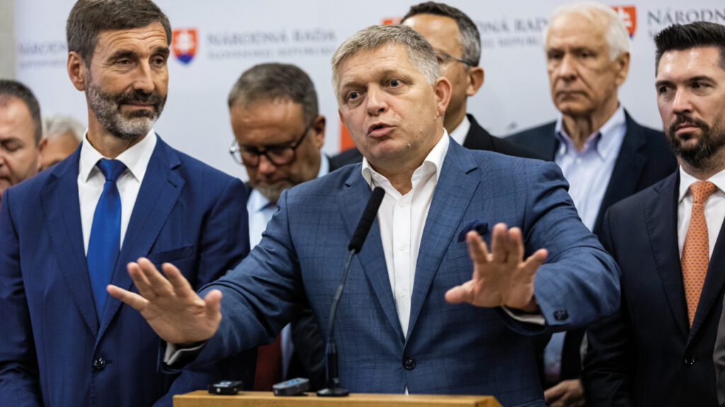 Robert Fico má dokonalý ekonomický plán. Na devastaci Slovenska