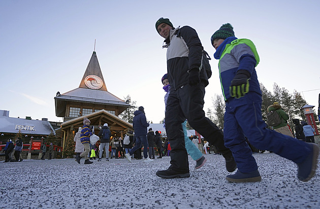 Turisté odjedou, oblečení zůstane. U polárního kruhu se vrší haldy bund