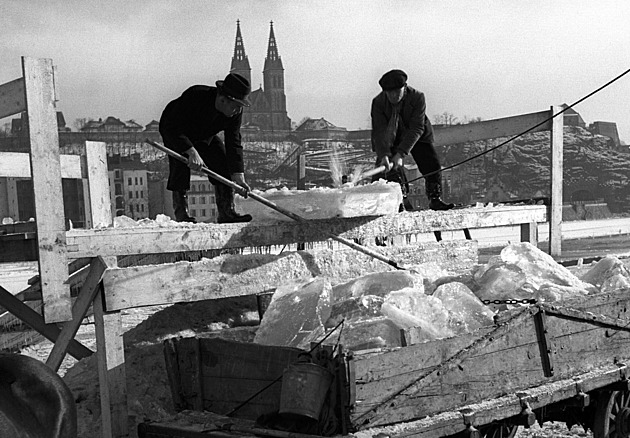 Zima, kdy umrzaly uši a v centru Prahy leželo deset týdnů na 30 cm sněhu