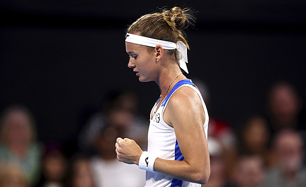 Australian Open ONLINE: Bouzková čelí mladé Rusce, nastoupí další tři Češi