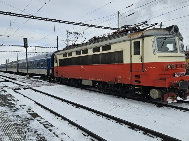 67 metrů od tragédie. Osobní vlak vjel v Jihlavě do cesty rychlíku