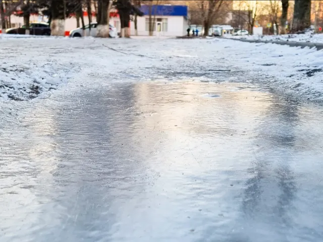 Česko čeká mrazivý začátek týdne. Pak se má začít oteplovat