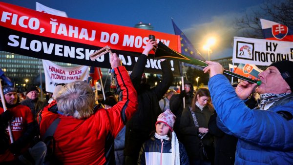 Slovenští poslanci dorazili do Moskvy. Ficova sázka na Rusko je chyba, říká Zelenskyj