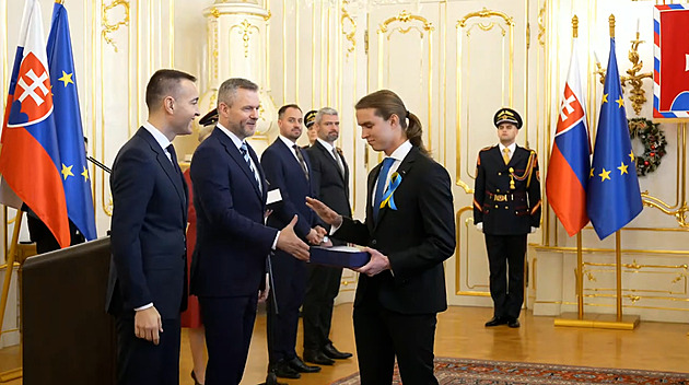 VIDEO: Vítěz školní olympiády odmítl podat ruku Pellegrinimu. Je to lhář, uvedl