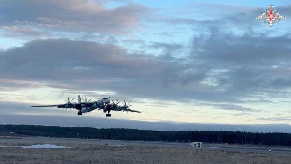 ATACMS, Storm Shadow a stovky dronů. Ukrajinci masivně útočí na základny ruských dálkových bombardérů