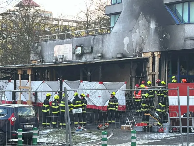 Policie zná totožnost obětí požáru restaurace v Mostě, jsou to 4 muži a 2 ženy