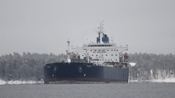 Tanker Eagle S byl připraven poškodit další kabely a potrubí, říkají Finové. NATO posílí ochranu Baltu