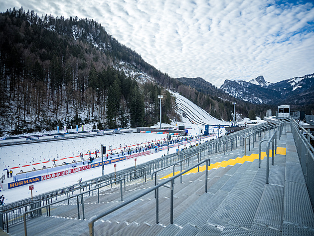 Biatlonový Ruhpolding: Bez Davidové, s nadějí na cestě a vůní klobás u trat