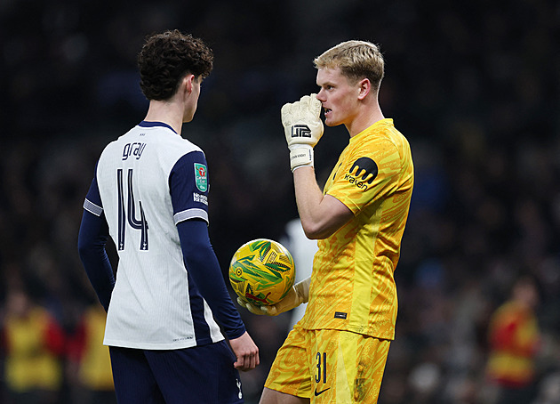 ONLINE: Kinský debutuje v Premier League, Tottenham hraje na  Arsenalu