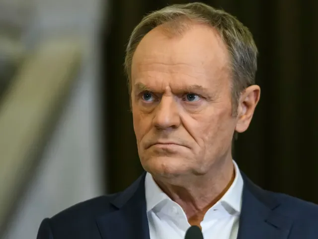 Polský premiér Tusk obvinil Rusko z přípravy teroristických útoků proti letadlům