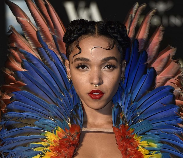 Inspirována Prahou. Britka FKA twigs k nám poprvé přijede v březnu