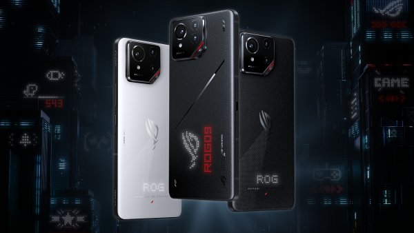 Nejlepší herní mobil je od Asusu. ROG Phone 9 Pro má dva napájecí konektory a jako první přišel se Snapdragonem 8 Elite