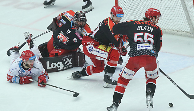 Hradec řeší ztráty v obraně. Kvůli zraněním volal na Slovensko