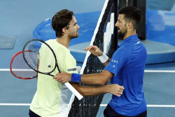 

Lehečka se probil do osmifinále Australian Open, Macháč nestačil na Djokoviče

