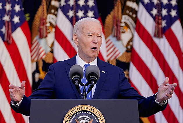 Sprintující Biden hází Trumpovi klacky pod nohy. Po inauguraci přijde čistka