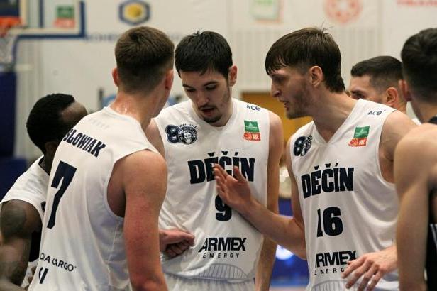 

Brno v napínavém závěru překonalo Děčín. Do nadstavbové skupiny A1 se dostali basketbalisté USK

