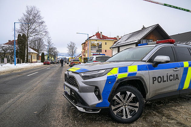 Útočníka ze slovenské školy obvinili z úkladné vraždy, půjde do vazby