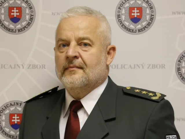 V reakci na tragický útok ve škole na východě Slovenska byl odvolán policejní prezident