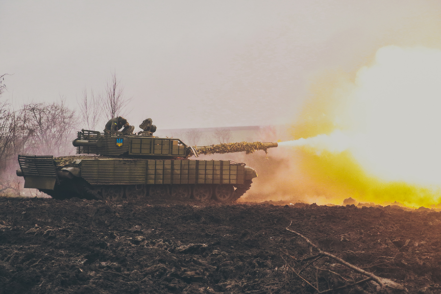 VIDEO: Situace obránců dolu u Torecku byla zcela beznadějná. Pak přijel tank