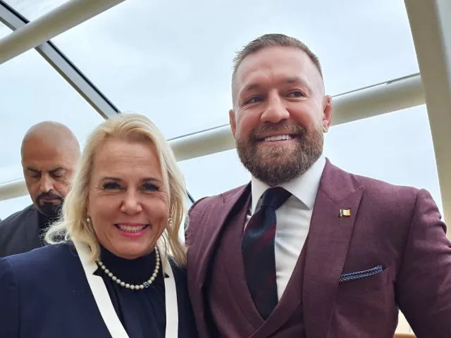 „Bombarďák McGregor.“ Dostálová a Macinka se před inaugurací potkali s kontroverzním zápasníkem