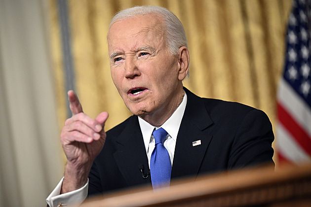 Ochrana před Trumpem. Biden dal preventivní milost generálovi i epidemiologovi