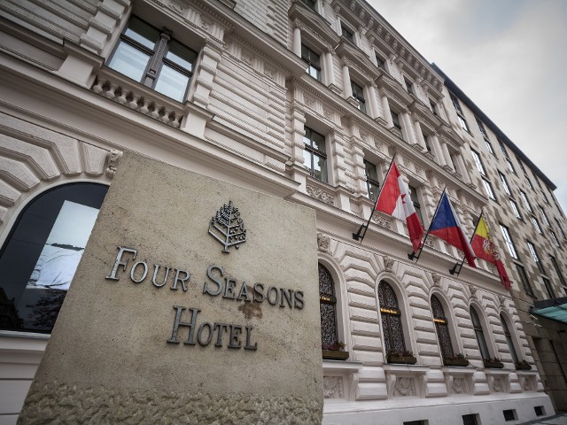 PPF a zbrojař Strnad spojují síly. Chtějí investovat do nemovitostí, včetně hotelu Four Seasons