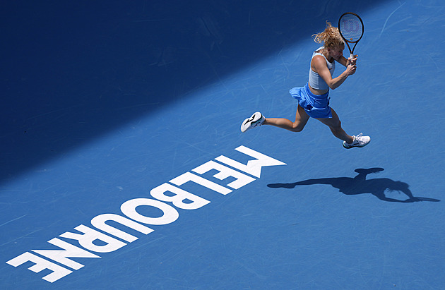 Siniaková je na Australian Open ve čtvrtfinále čtyřhry, Macháč končí