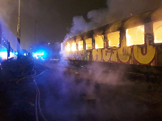 V Přerově hořely u nádraží odstavené vagony, vzplály na odstavném kolejišti